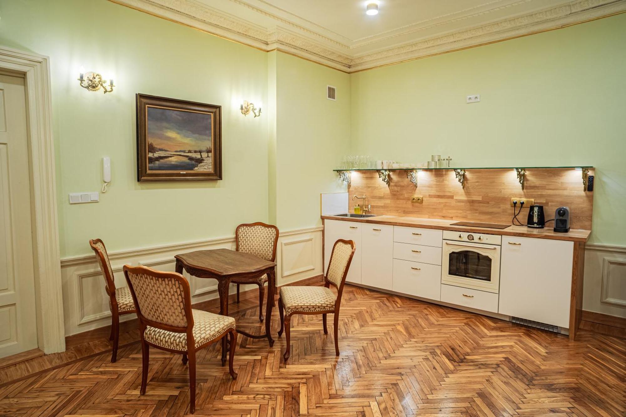 Suite Apartment